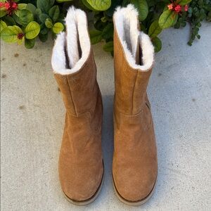 Skechers Tan Suede Winter Boots with Faux Fur Lining Sz. 8